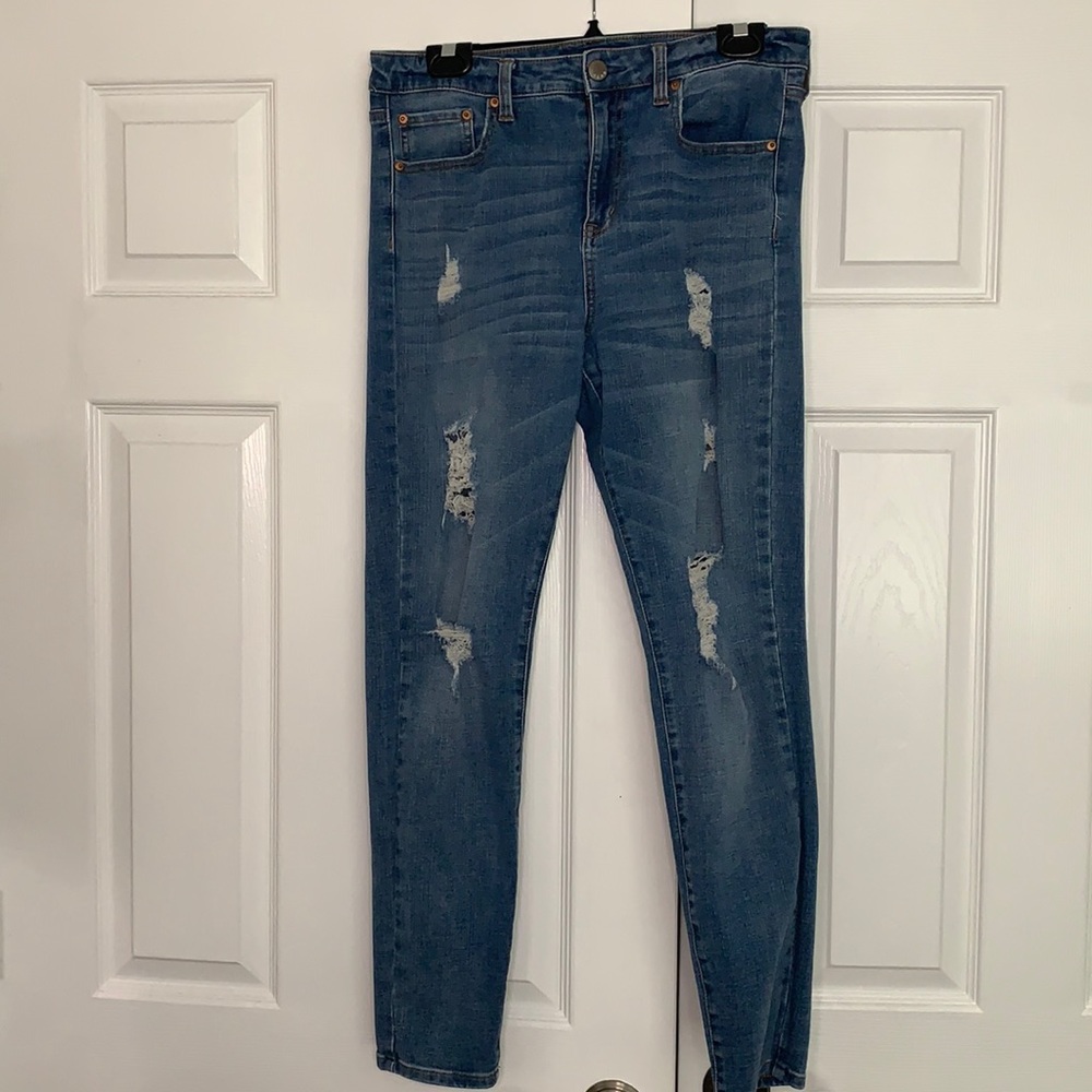 Distressed Skinny Jeans